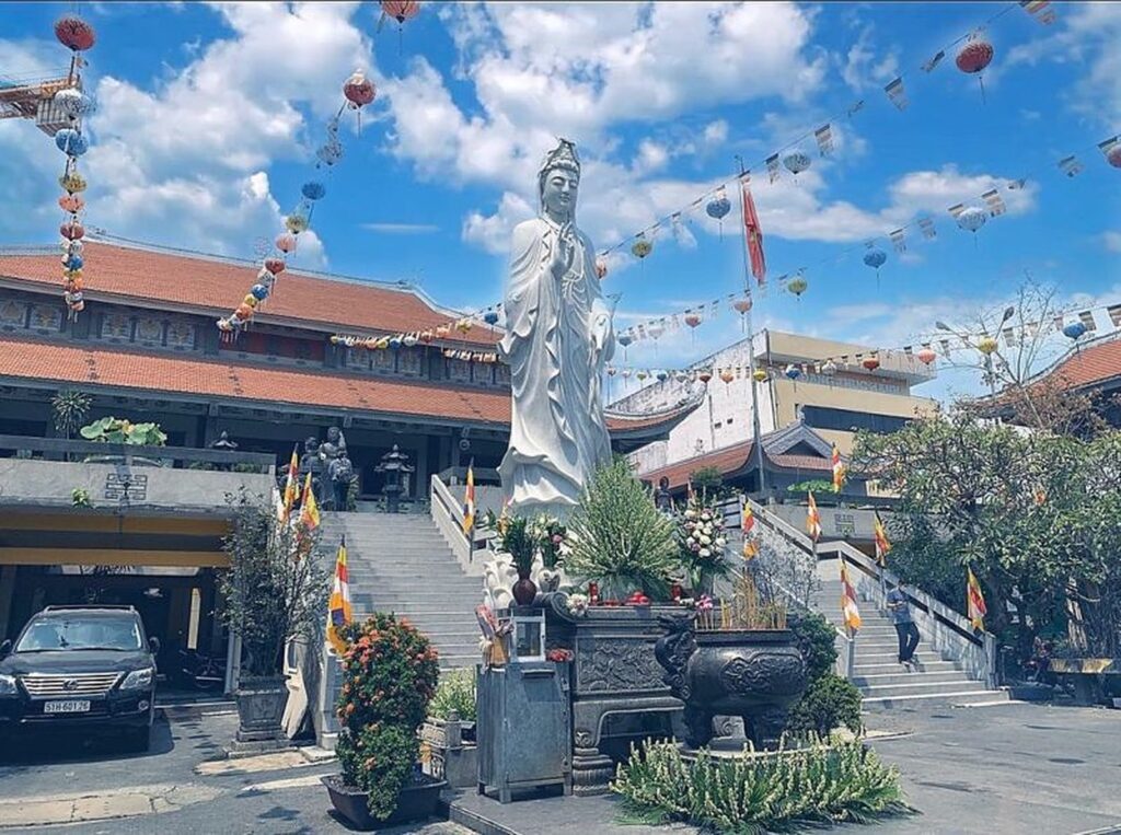 Top 15 ngôi chùa lớn nhất Việt Nam được du khách yêu thích