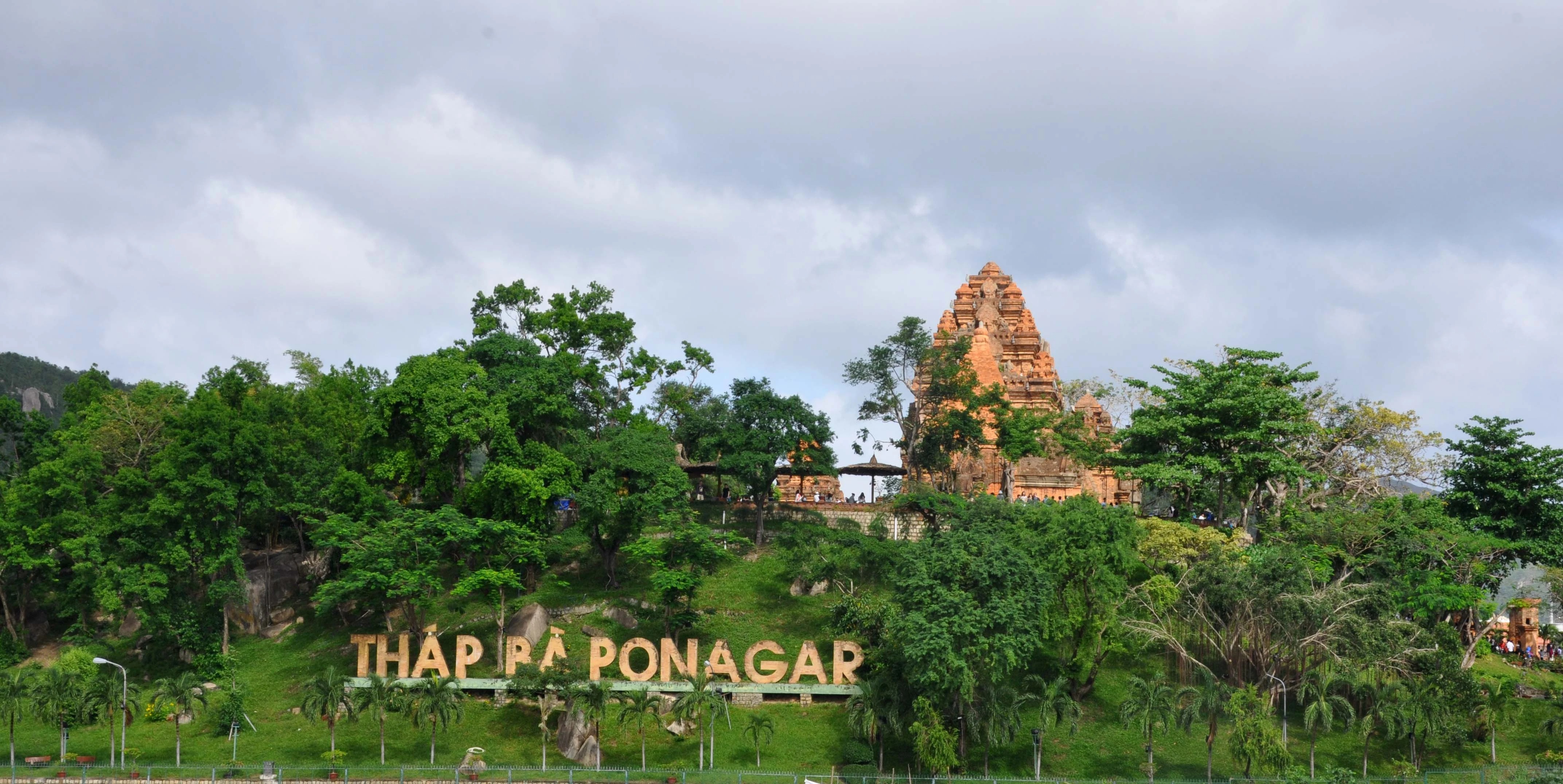Tháp Bà Ponagar