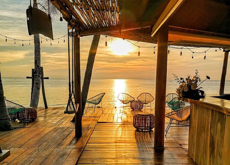 Shri Beach Club & Bar