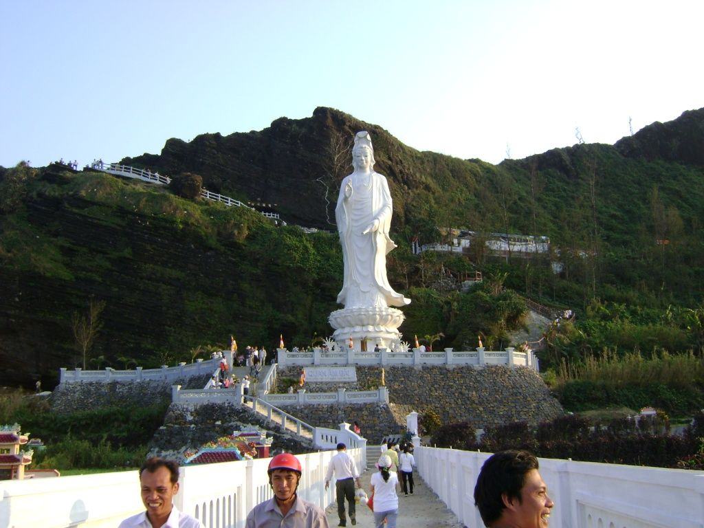 ảnh chụp chùa hang phú yên