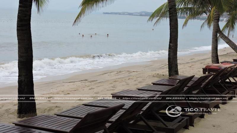 Bãi biển riêng tại Hoàng Ngọc Resort