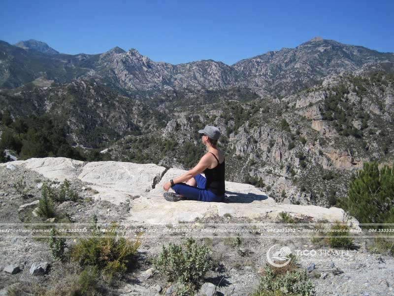 Yoga, thiền trên núi tại Paragon Resort