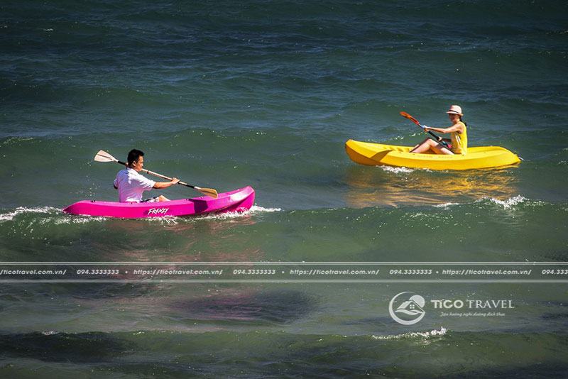 Chèo thuyền kayak tại Victoria Phan Thiết 