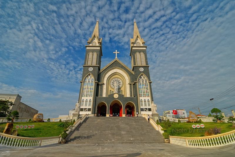 Ảnh chụp toàn cảnh tại Nhà thờ Phú Cường