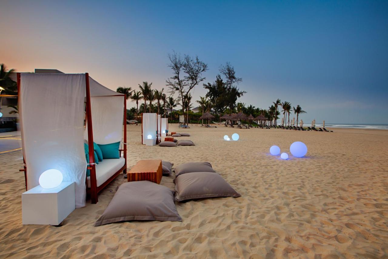 Azure Beach Lounge gần Pullman Đà Nẵng