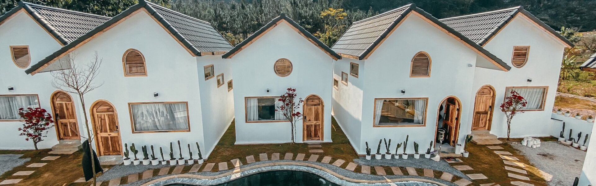 Top 10 villa Mộc Châu đẹp, giá rẻ và có view rừng thông thơ mộng - Ảnh đại diện