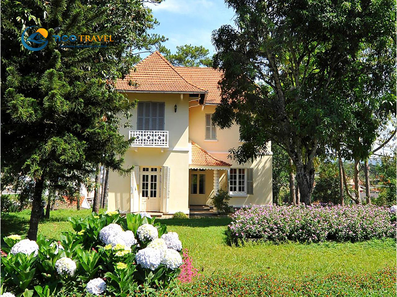 Ảnh chụp villa Dalat Cadasa Resort - kiến trúc Pháp cổ kính giữa lòng thành phố số 9