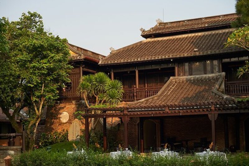 Review Ancient Hue Garden House - Giao thoa hoà quyện nét Huế cổ