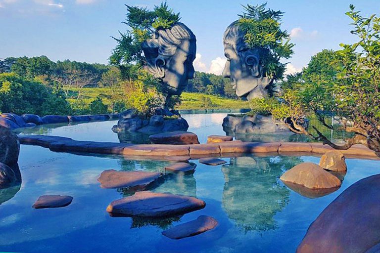  Dalat Edensee Lake Resort & Spa: Khu vườn nhiệt đới bên Hồ Tuyền Lâm