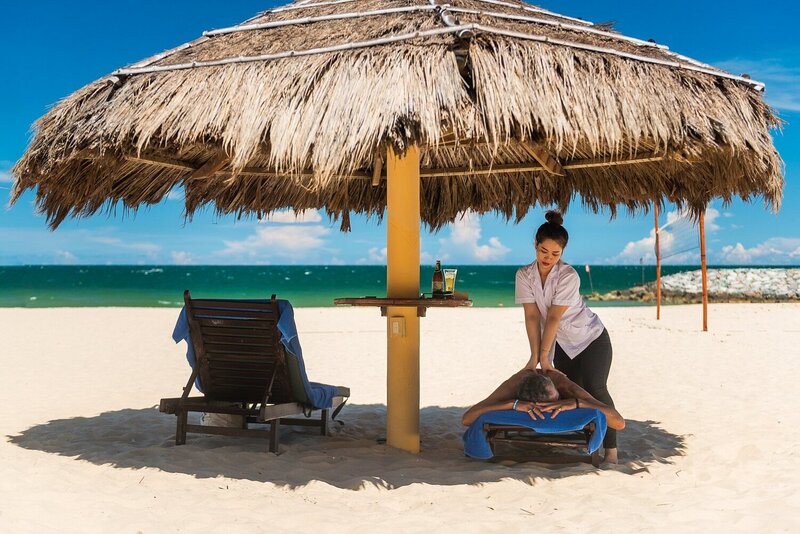 White Sand Resort - Tận hưởng kỳ nghỉ bên biển xanh và cát trắng