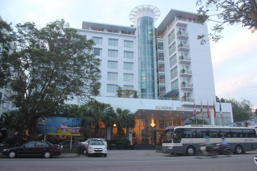 Khách sạn Mondial Huế - Vẻ đẹp vùng đất cố đô