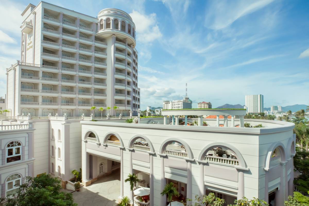 Sunrise Nha Trang Beach Hotel & Spa - Lâu đài bên bờ Vịnh
