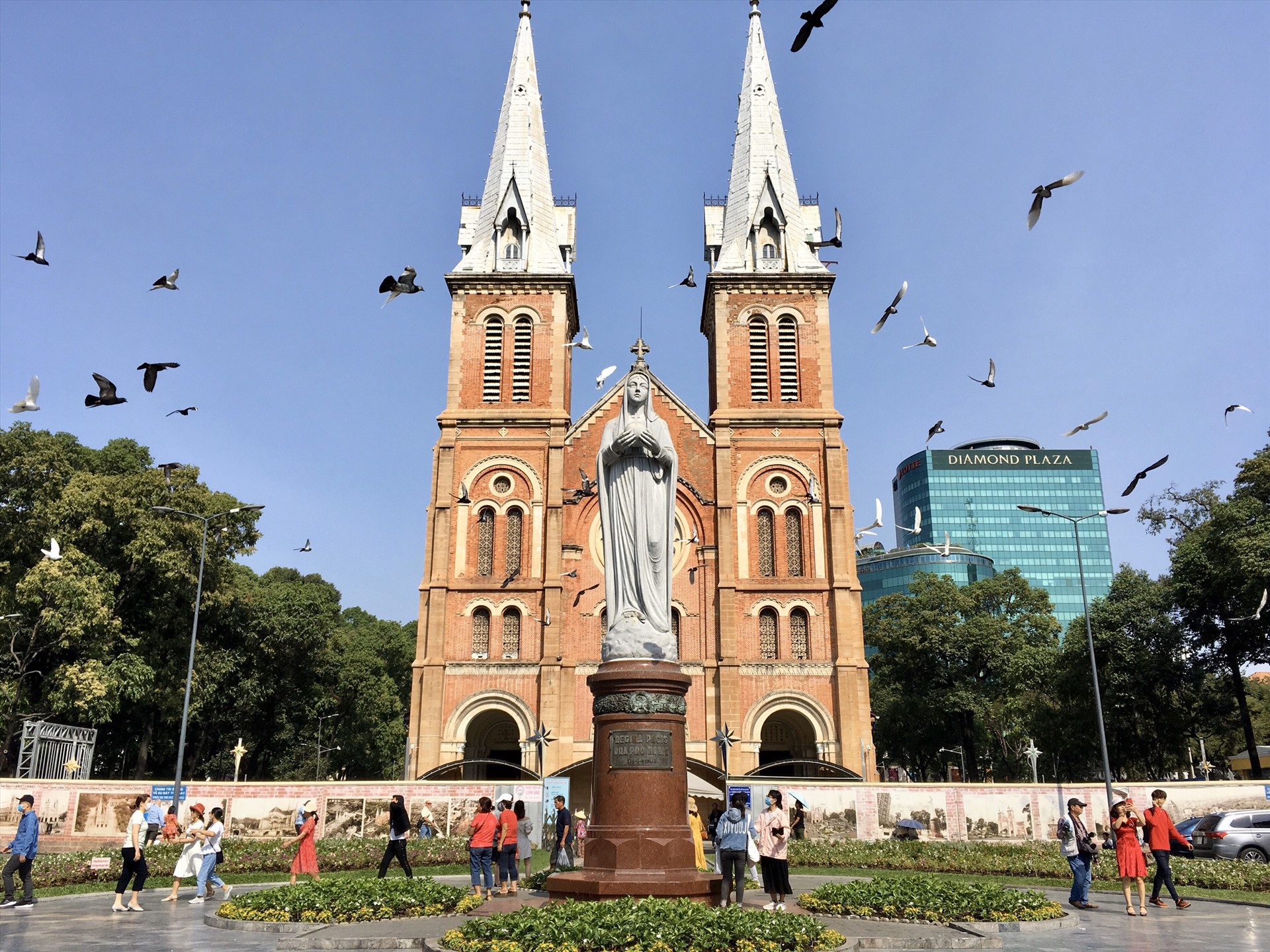 Nhà thờ Đức Bà Sài Gòn gần Norfolk Mansion