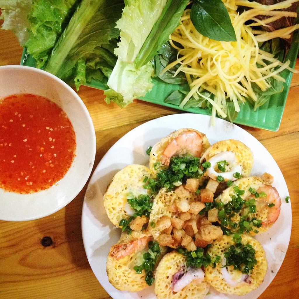 Mê mẩn 13 quán bánh căn Nha Trang ngon “chuẩn vị” 
