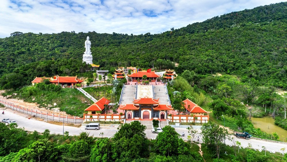 Chùa Hộ Quốc - Địa điểm tâm linh nổi tiếng nhất Phú Quốc