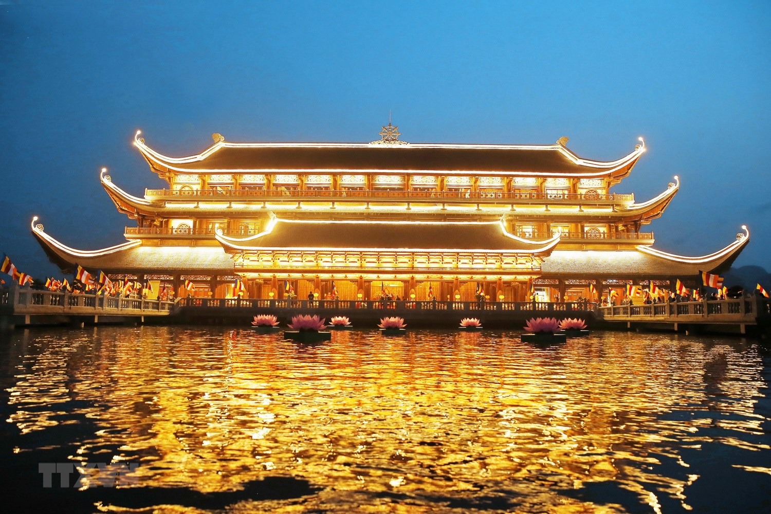 Chùa Tam Chúc: khám phá ngôi chùa lớn nhất thế giới