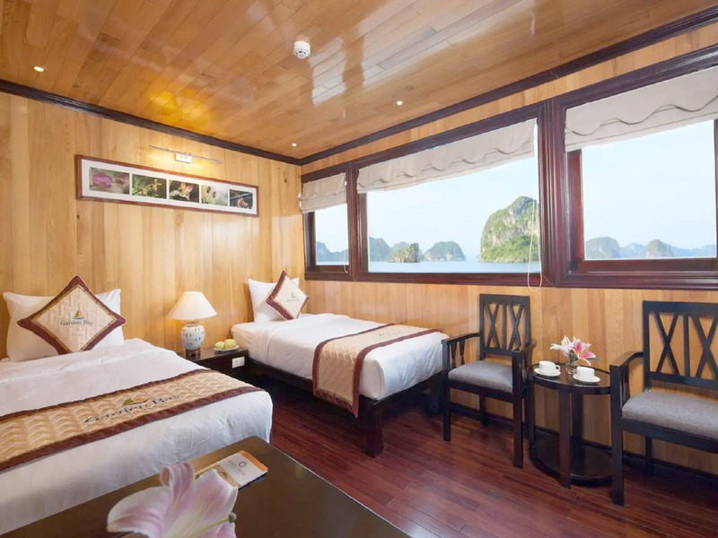 Garden Bay Legend Cruise - “khách sạn nổi” giữa vịnh Hạ Long