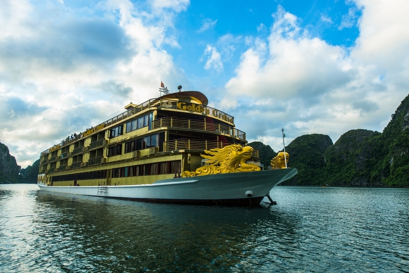 Golden Bay Cruise Halong Bay - Viên ngọc lấp lánh
