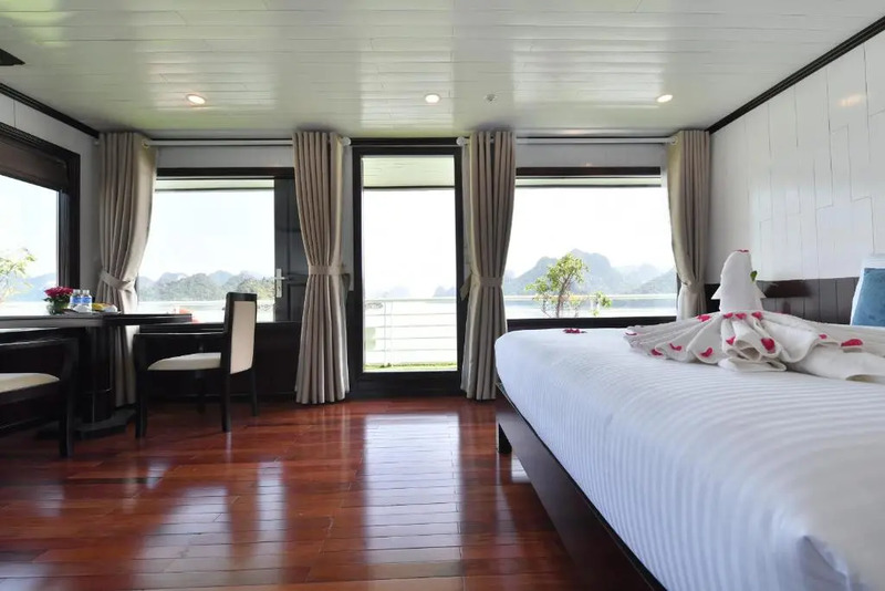 Halong Sapphire Cruise Vietnam - Du thuyền 5 sao đẳng cấp