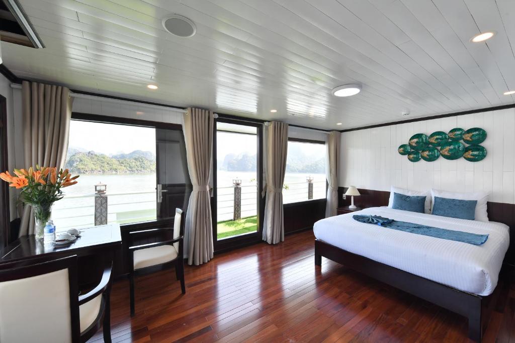 Halong Sapphire Cruise Vietnam - Du thuyền 5* đẳng cấp
