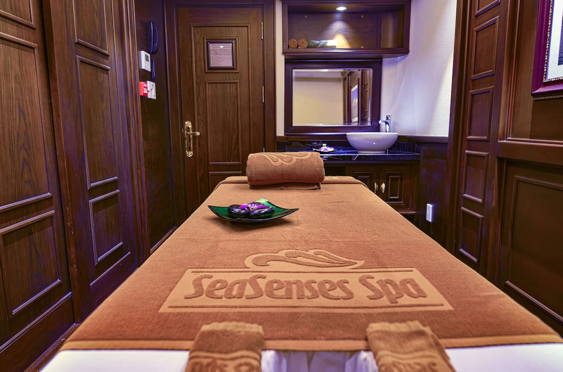 Paradise Luxury Elegance Cruise