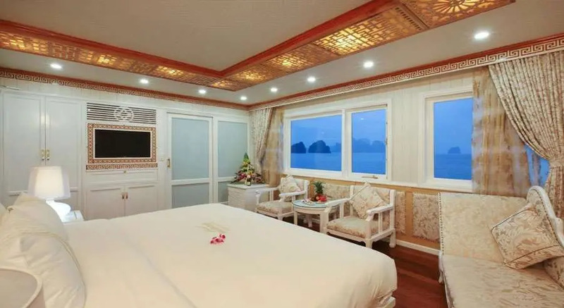 Royal Wings Cruise - Du thuyền 5 sao đẳng cấp hoàng gia