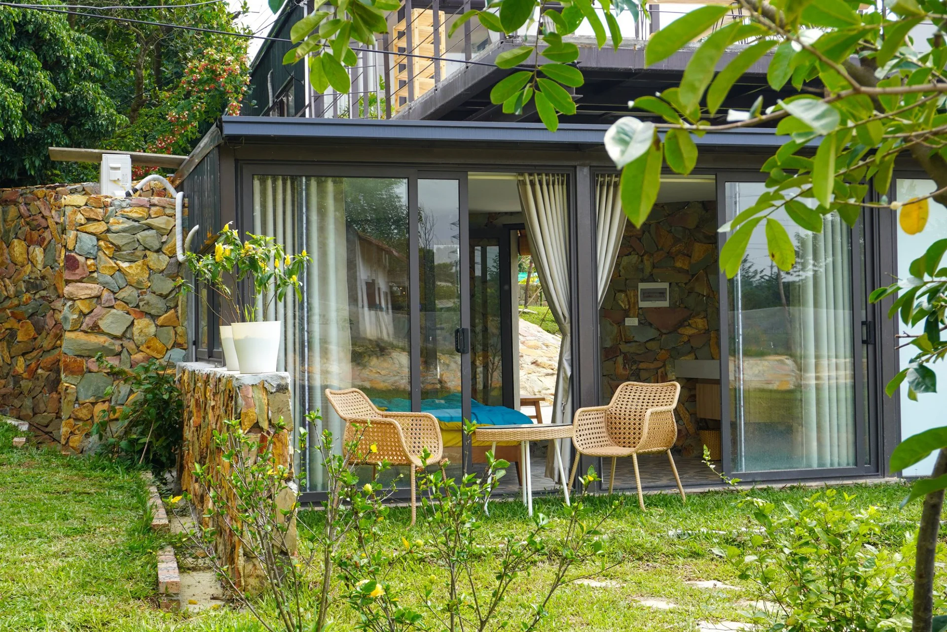 Tropical House Sóc Sơn: Ngôi nhà nhiệt đới giữa lòng rừng thông 