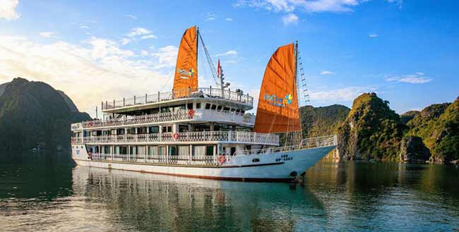 Unicharm Cruise Halong: Du thuyền 5 sao đẳng cấp mà giá lại hạt “rẻ”