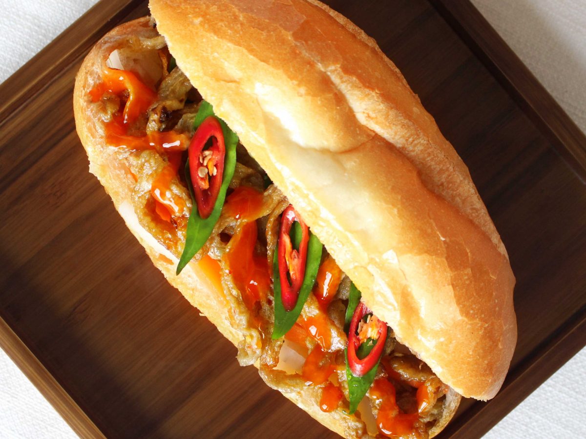 Top 6 bánh mì chả cá Nha Trang ngon nức tiếng nhất 2022