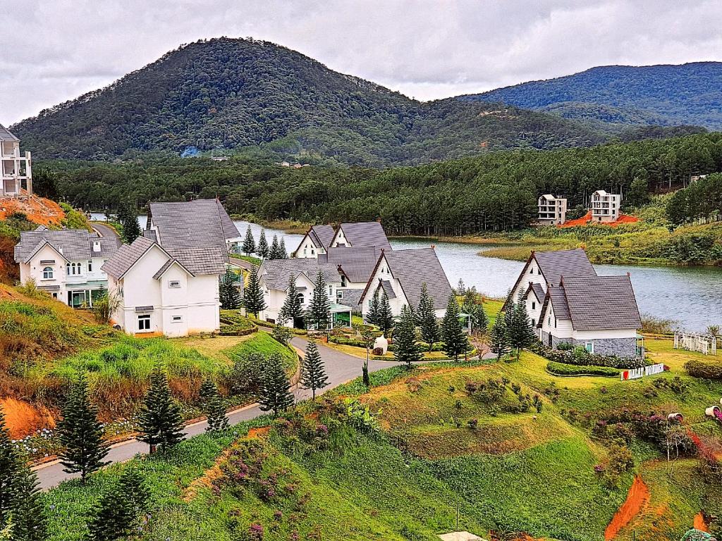 Ho vo cuc da lat 11 wonder resort