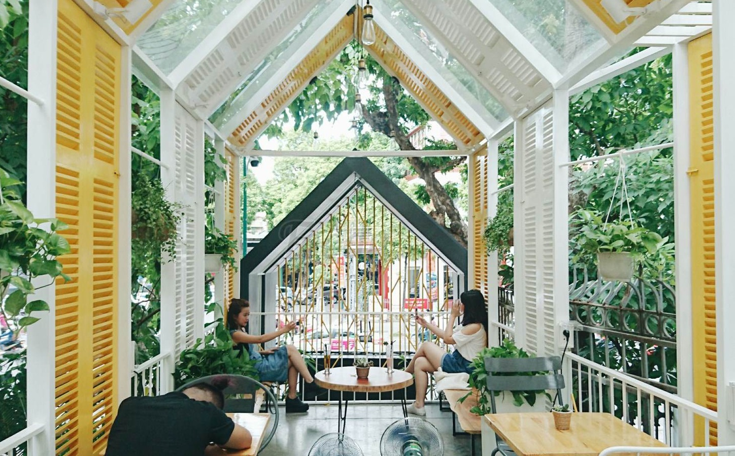 Top các quán cafe đẹp ở Hà Nội view sống ảo siêu đẹp