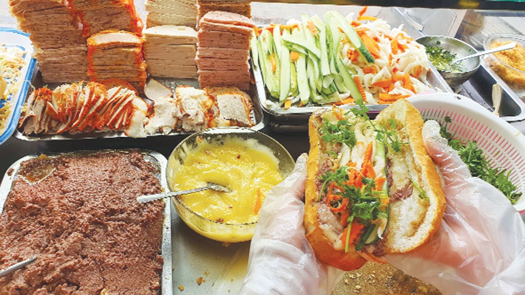 Các tiệm bánh mì Sài Gòn ngon “nuốt lưỡi” không thể bỏ qua