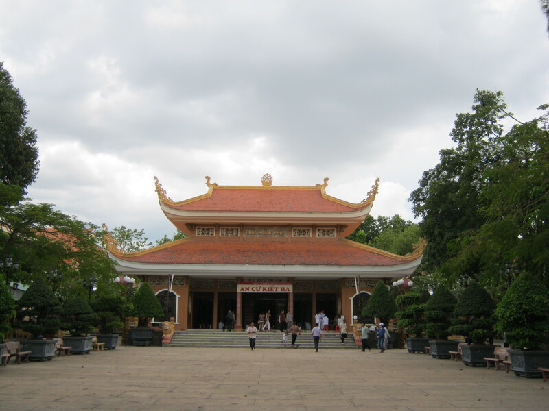 Top những ngôi chùa Sài Gòn nổi tiếng cực linh thiêng
