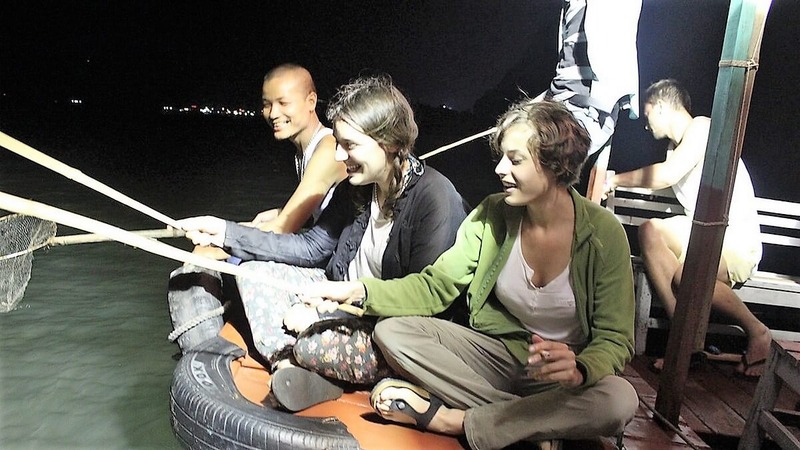 Review hoạt động câu mực đêm Phú Quốc hấp dẫn và thú vị