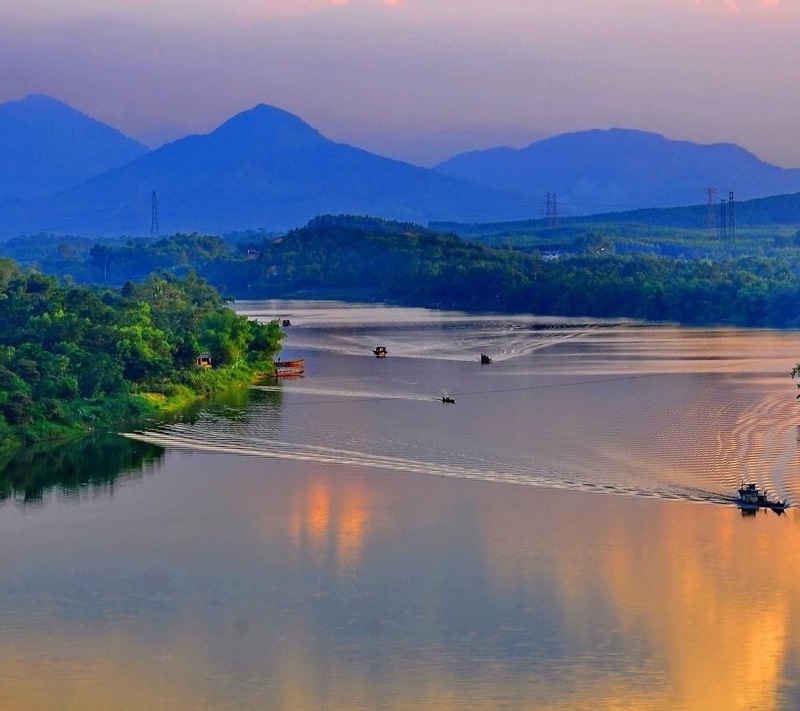 Review núi Ngự Bình - Vẻ đẹp thơ mộng nơi xứ Huế