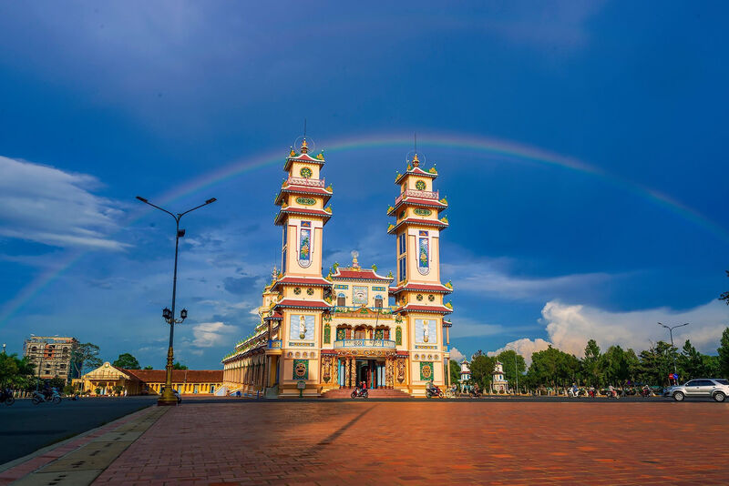 Khám phá Tòa Thành Tây Ninh - Công trình kiến trúc tôn giáo vĩ đại