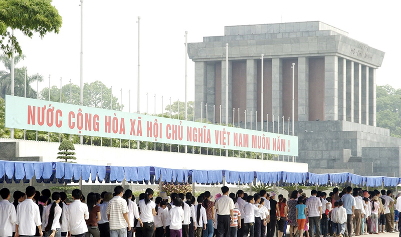 Lăng chủ tịch Hồ Chí Minh - Hình tượng trong tim người Việt