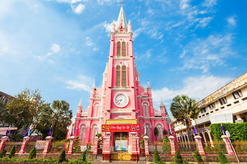Khám phá Nhà thờ Tân Định - nhà thờ màu hồng nổi tiếng ở Sài Gòn