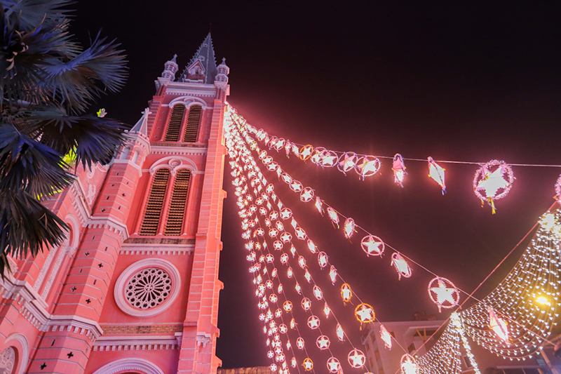 Khám phá Nhà thờ Tân Định - nhà thờ màu hồng nổi tiếng ở Sài Gòn
