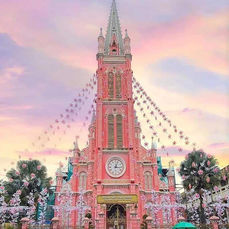 Khám phá Nhà thờ Tân Định – Nhà thờ màu hồng nổi tiếng ở Sài Gòn