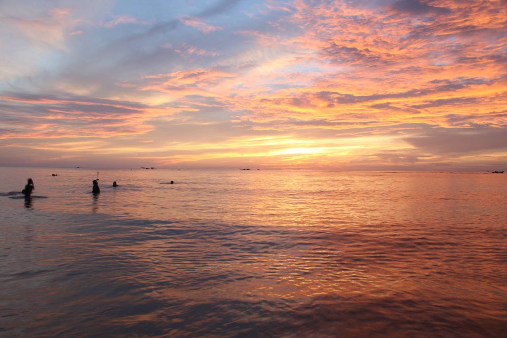 Khám phá Vũng Chùa Đảo Yến - Vùng biển non nước mang ý nghĩa tâm linh