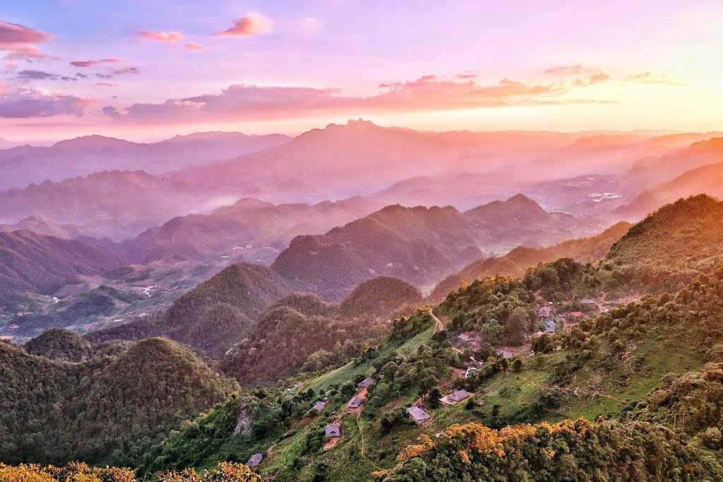 Mai Chau Hideaway Lake Resort Hòa Bình - hang kia pà cò