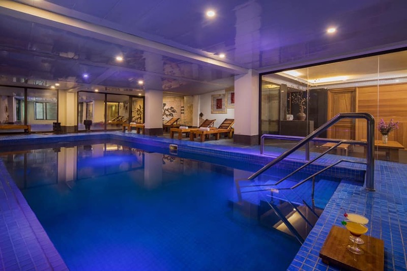 Bể bơi trong nhà 