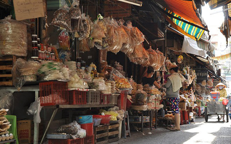 Khám phá Chợ Bà Hoa – Địa điểm không thể bỏ qua khi đến Sài Gòn