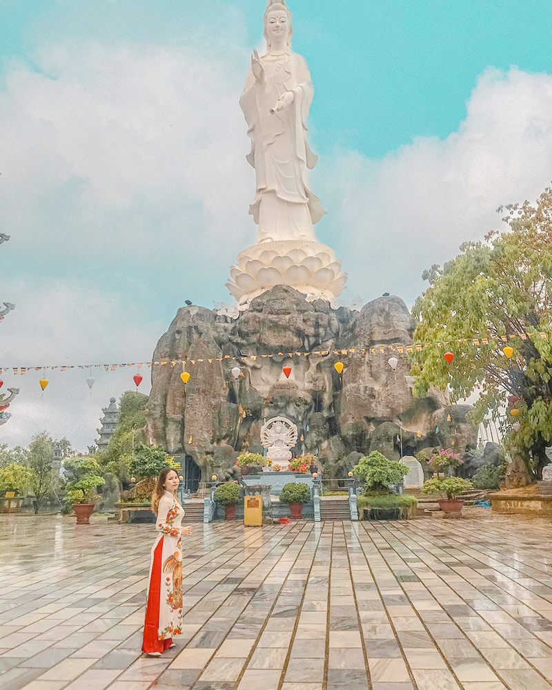 Các hình ảnh check-in của du khách tại chùa Bồ Đề Đà Nẵng 