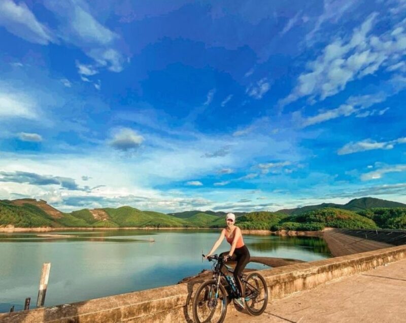 Hồ Khe Ngang - Vẻ đẹp nên thơ, say đắm kẻ lữ hành