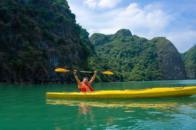 Chèo thuyền kayak trên đảo
