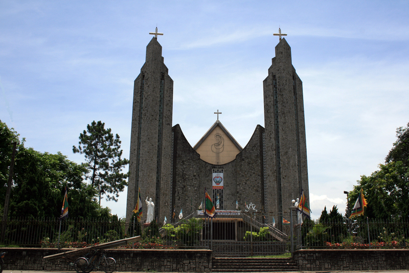 Khám phá nhà thờ Phủ Cam – Kiến trúc lâu đời ở Huế