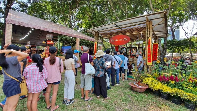 Công viên Lê Văn Tám - địa điểm du lịch yên tĩnh tại Sài Gòn