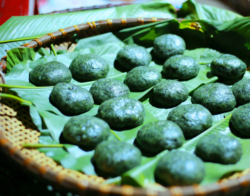Thưởng thức món quà đặc sản bánh ngải ở Lạng Sơn 
